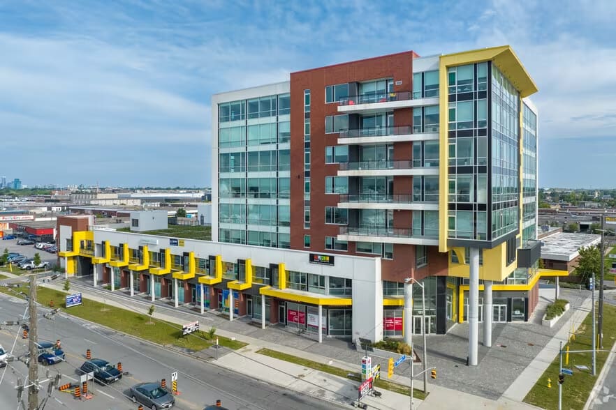 1275 Finch Ave W, Toronto — TSCC 2727